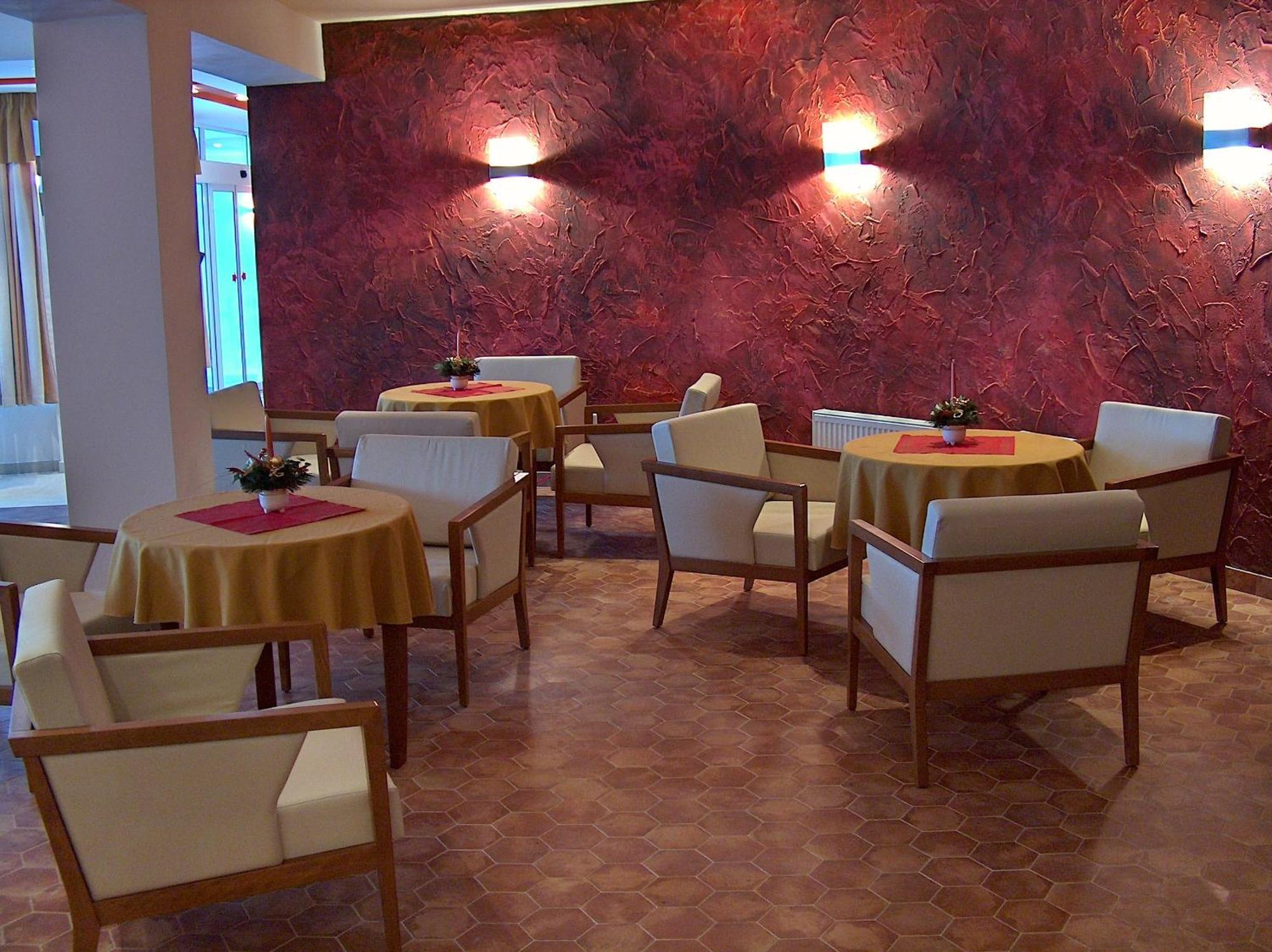 Hotel Vion Zlaté Moravce المظهر الخارجي الصورة