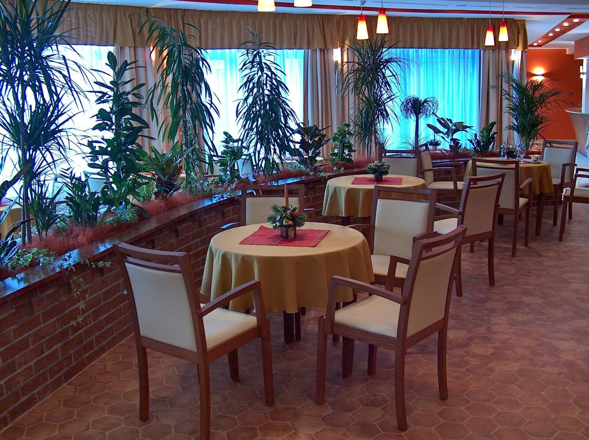 Hotel Vion Zlaté Moravce المظهر الخارجي الصورة