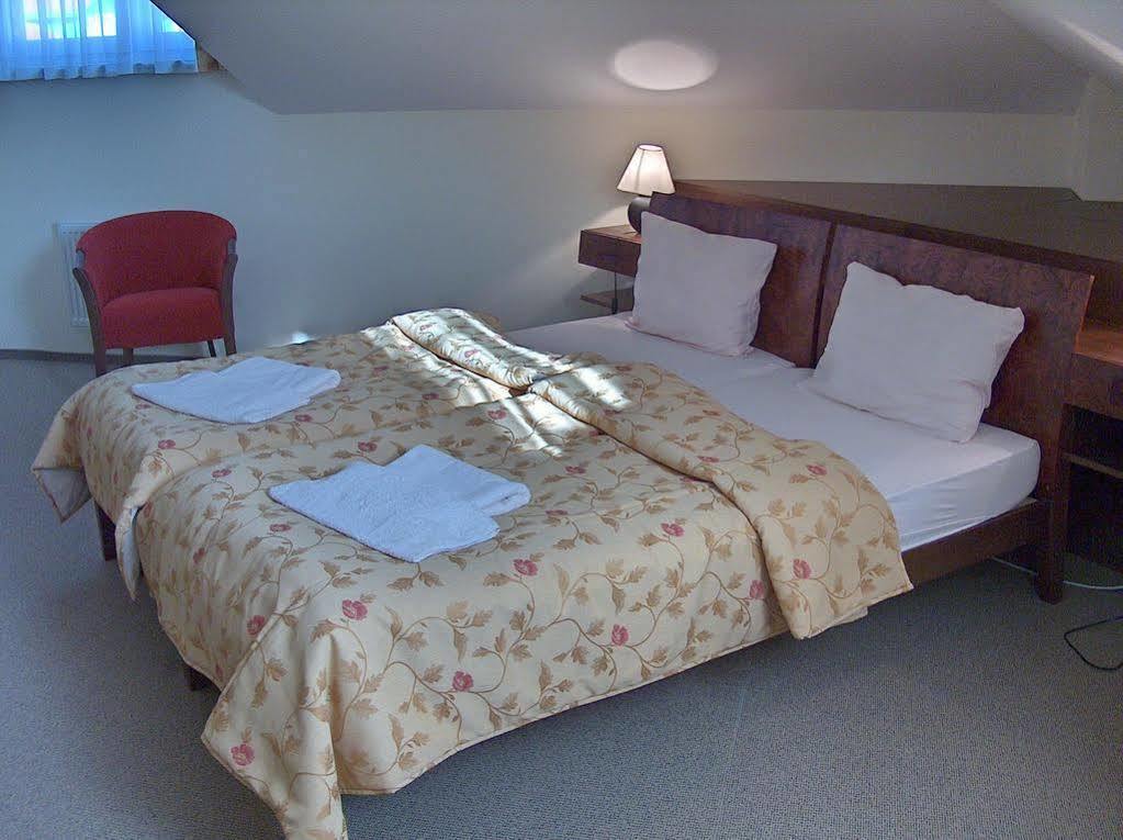Hotel Vion Zlaté Moravce المظهر الخارجي الصورة