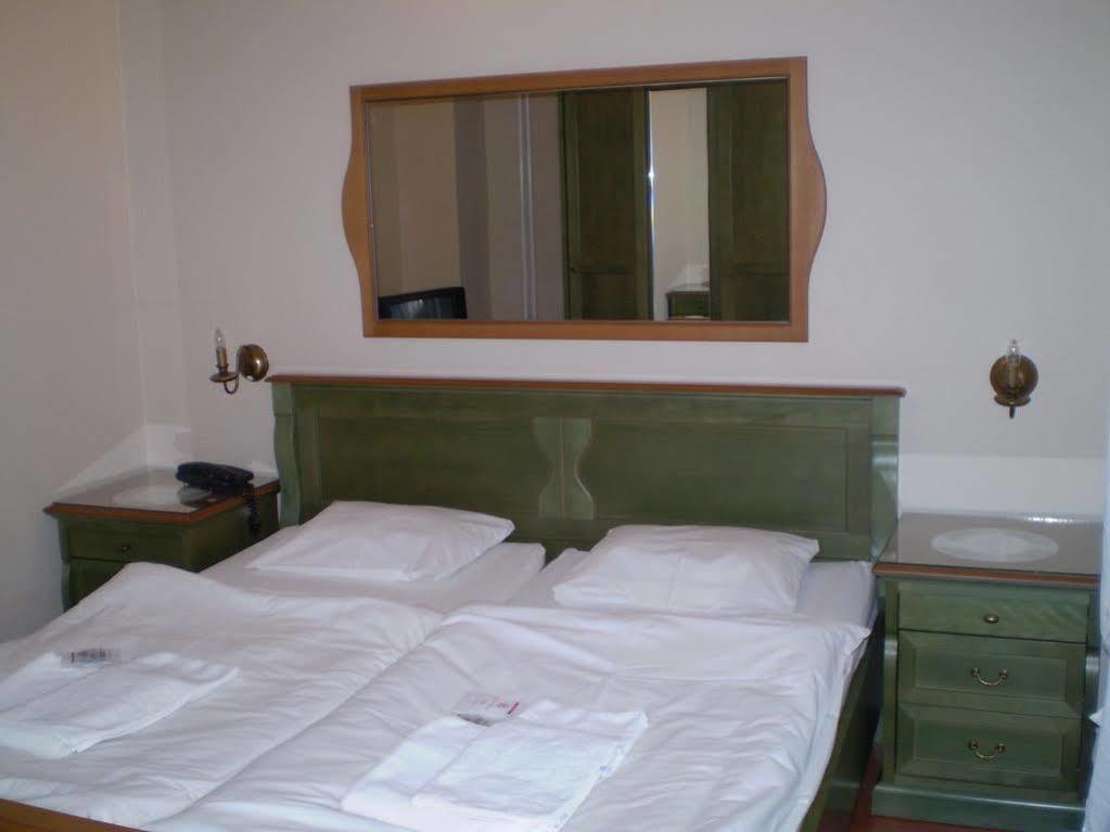 Hotel Vion Zlaté Moravce المظهر الخارجي الصورة