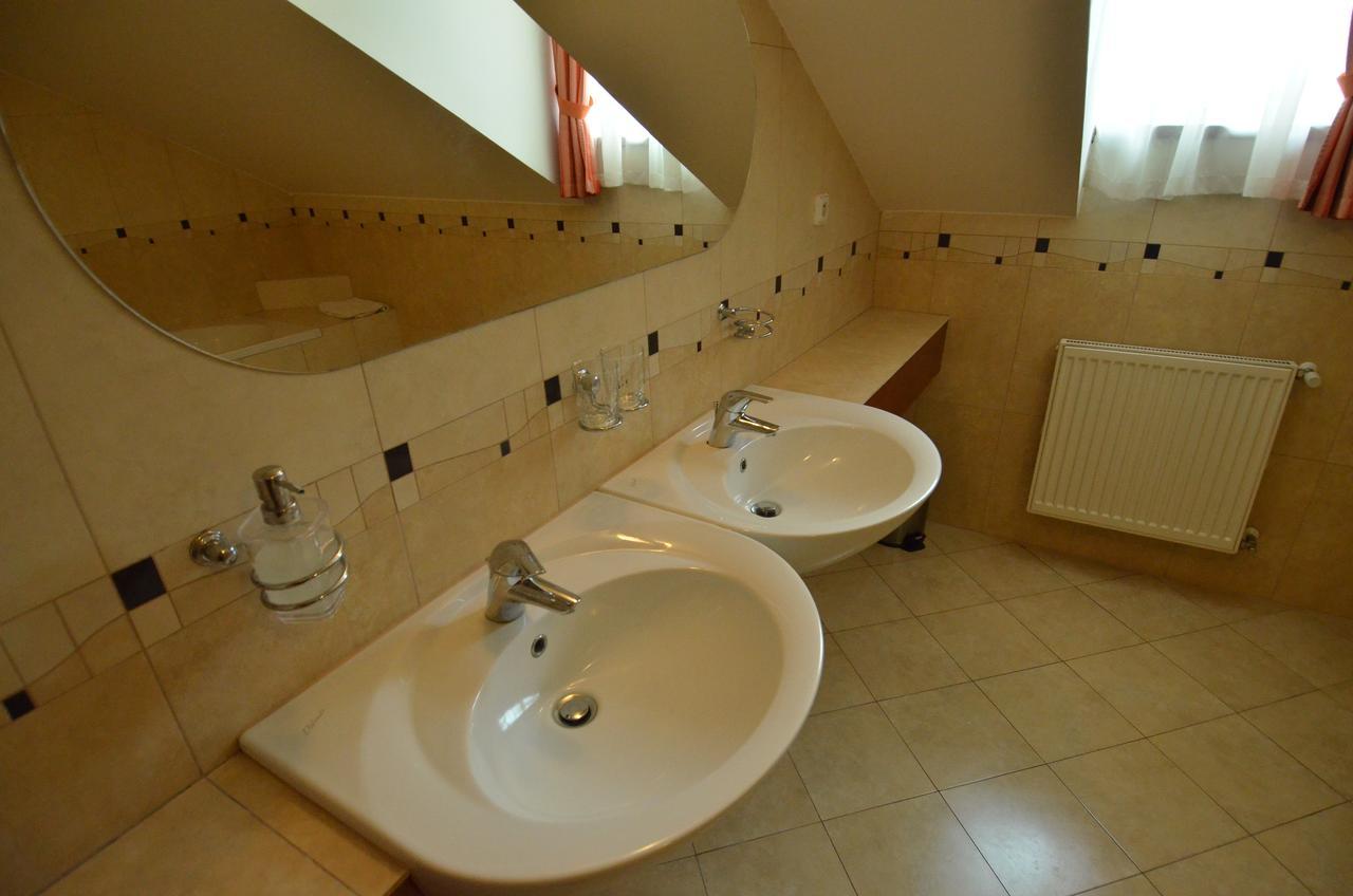 Hotel Vion Zlaté Moravce المظهر الخارجي الصورة